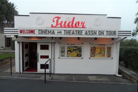 tudor studioso di cinema|Tudor Cinema in Dewsbury, GB .